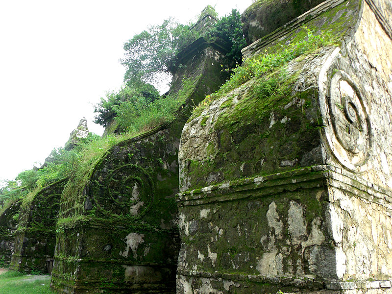 Archivo:Paoay Church wall.jpg