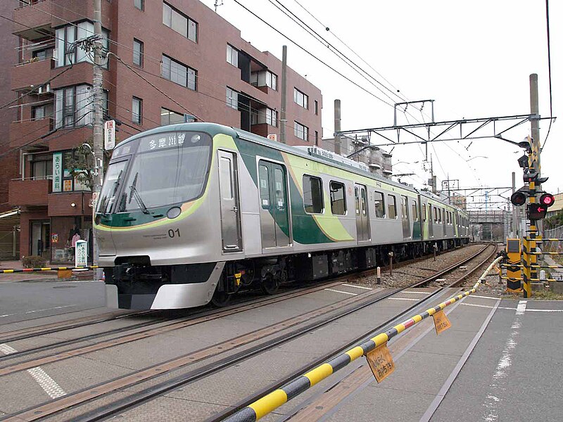 File:TKK7101F tamagawa-line.jpg