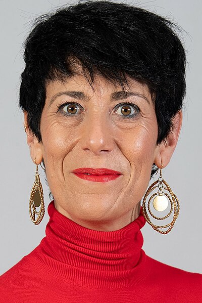 Archivo:Elma Saiz 2023b (cropped).jpg