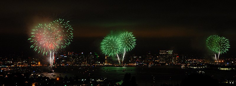 File:GreenFireworksSDJuly42013 (cropped).jpg