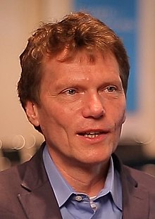 Hartmut Rosa, 2015 (cropped).jpg