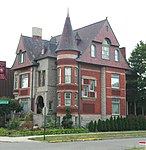 Hunter House on Trumbull