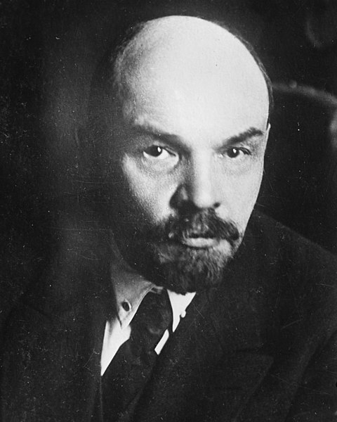 Archivo:Lenin LCCN2014715123 (cropped).jpg