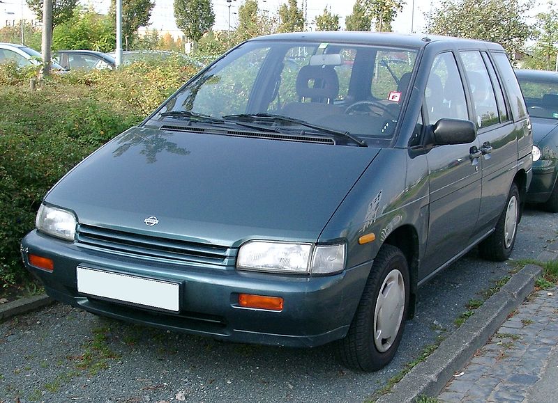 File:Nissan Prairie front 20071004.jpg