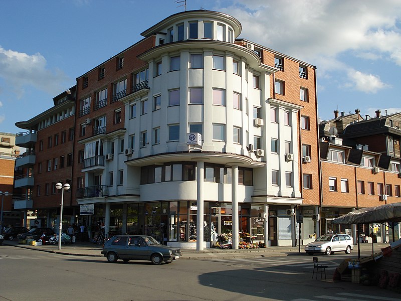 File:OnebuildinginPrijedor.jpg