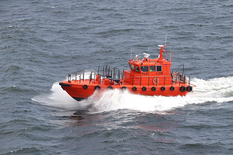 File:Pilot Boat L 238.jpg