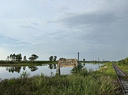 Nong Phak Chi halt sign, former railway station of the Suphan Buri Line, Bang Pla Ma