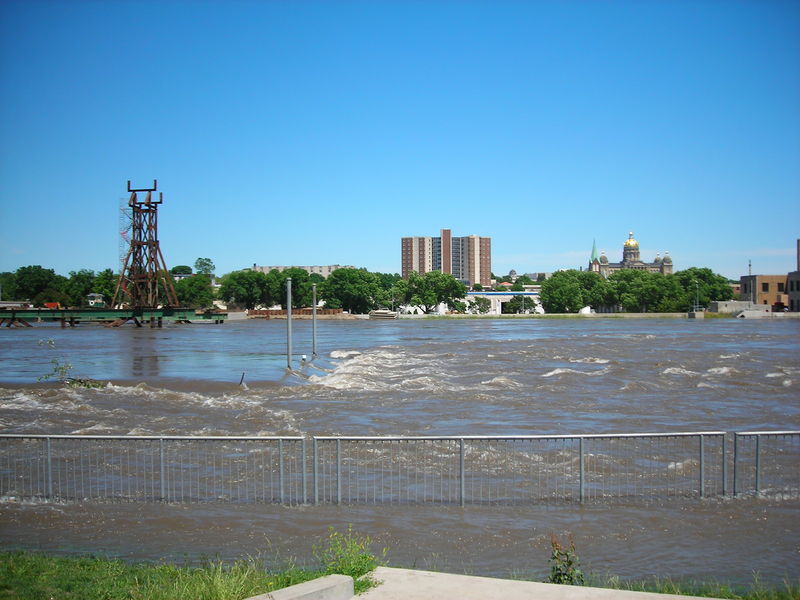 File:20080613 Des Moines River.jpg