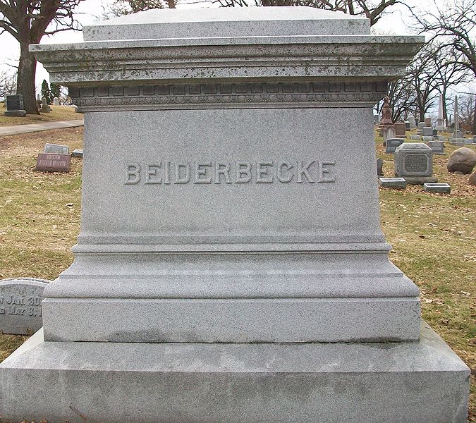 File:Bix Beiderbecke grave 2.jpg