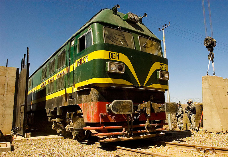 File:Iraq; diesel locomotive DEM2716.jpg