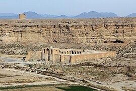 Caravanserai cerca del castillo de Izad-Jast