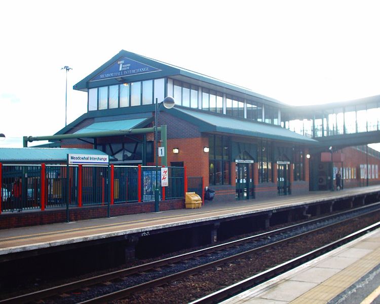 File:Meadowhall Station 16-01-04.jpg