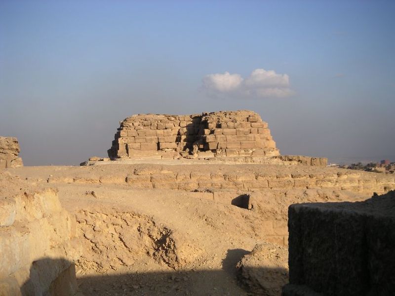 Archivo:Pyramide de Khentkaous Ire.jpg