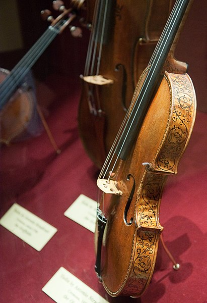 File:Stradivarius Ole Bull violin.jpg