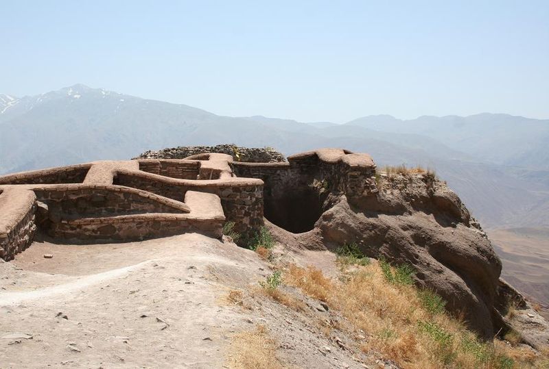 File:Alamut2.jpg