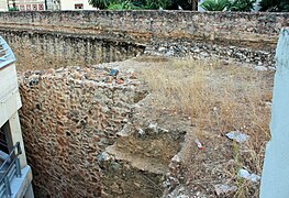 Extremo oeste con muralla vieja descubierta recientemente