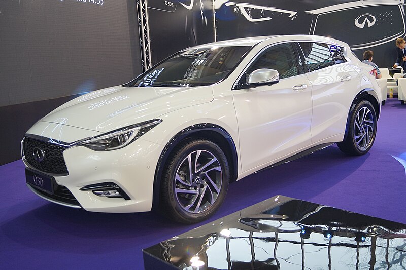 Файл:Infiniti Q30 (MSP16).jpg