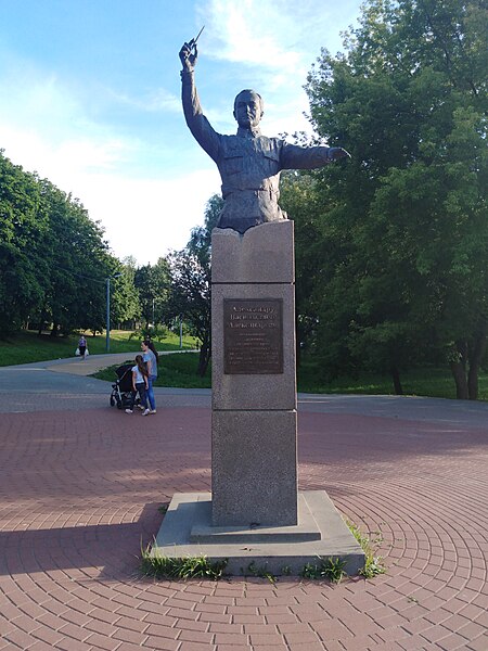 Файл:Monument Alexandrov Ryazan.jpg