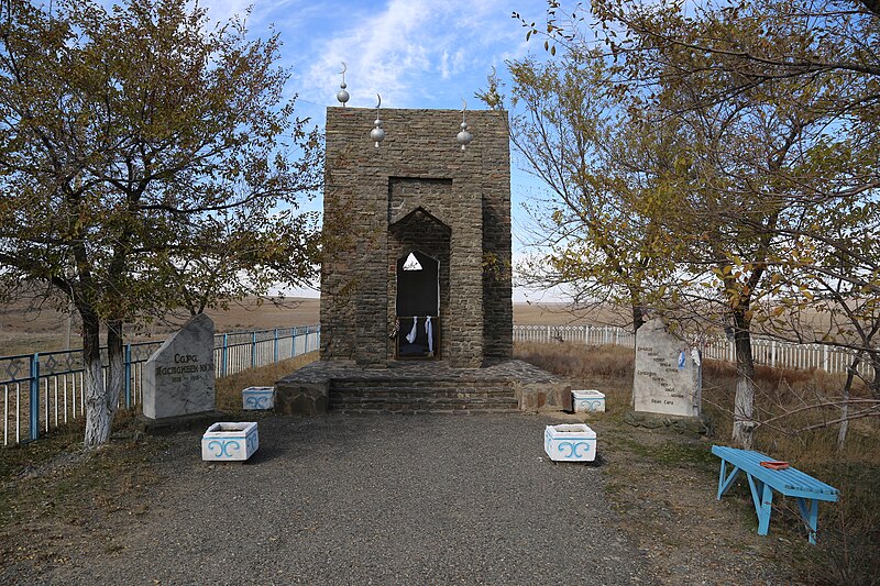 Файл:Sara Tastanbekqyzy Mausoleum.jpg