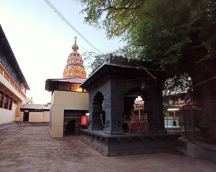 File:Shree Nagnath Temple.jpg