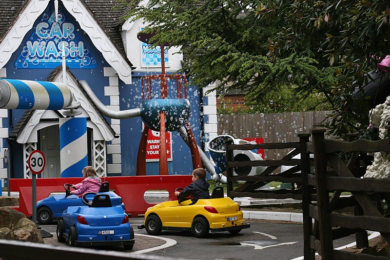 File:Alton towers driving school.jpg