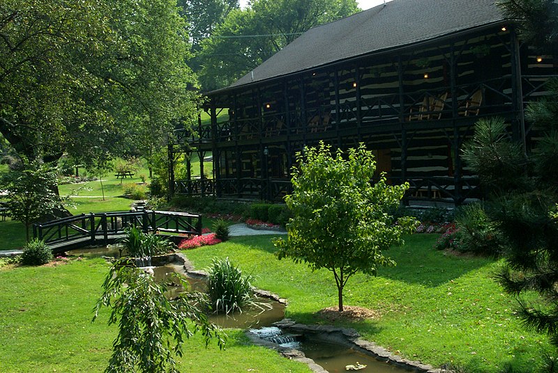 File:Buffalo trace distillery grounds.jpg