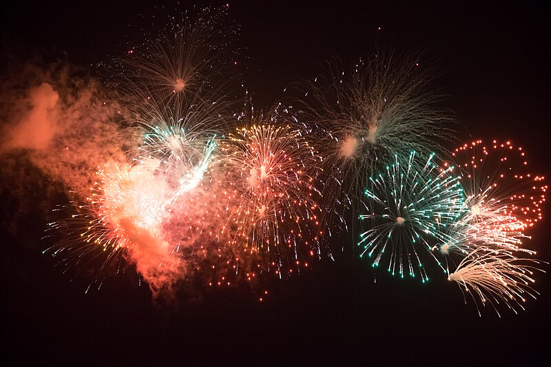 Файл:Fireworks, Rostov-on-Don, Russia.jpg