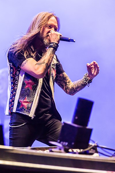 File:Hammerfall Rockharz 2018 23.jpg