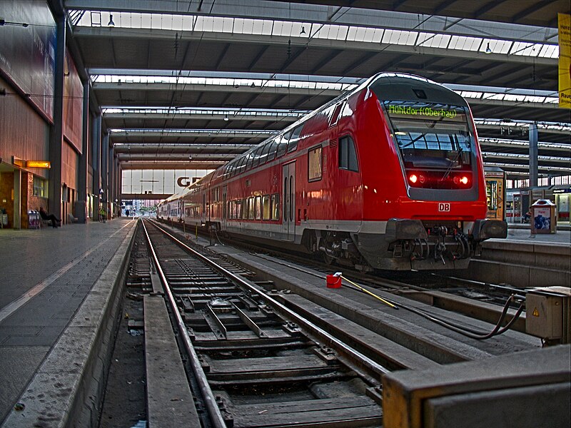 File:Hauptbahnhof München.jpg