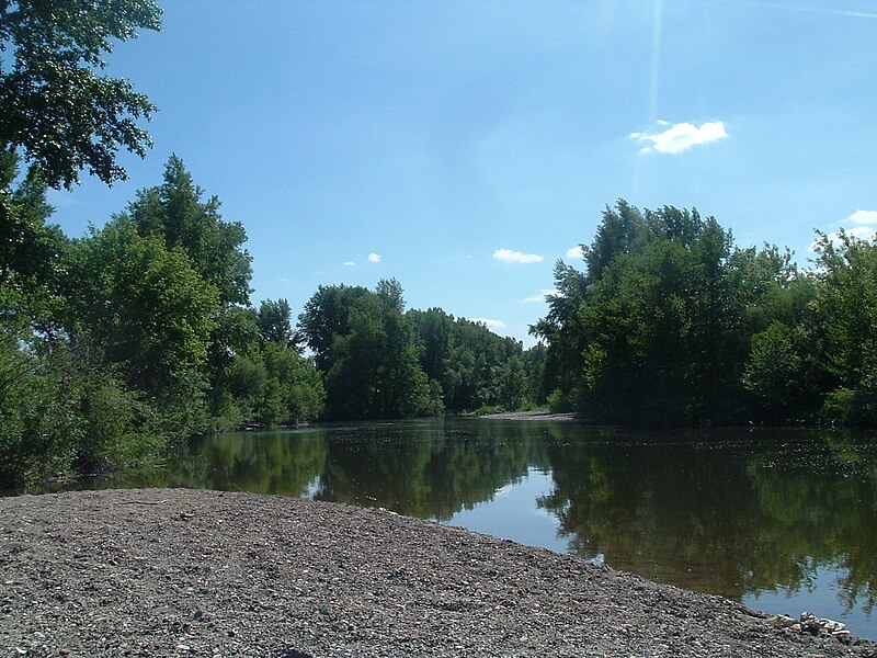 Файл:Kargala River.JPG