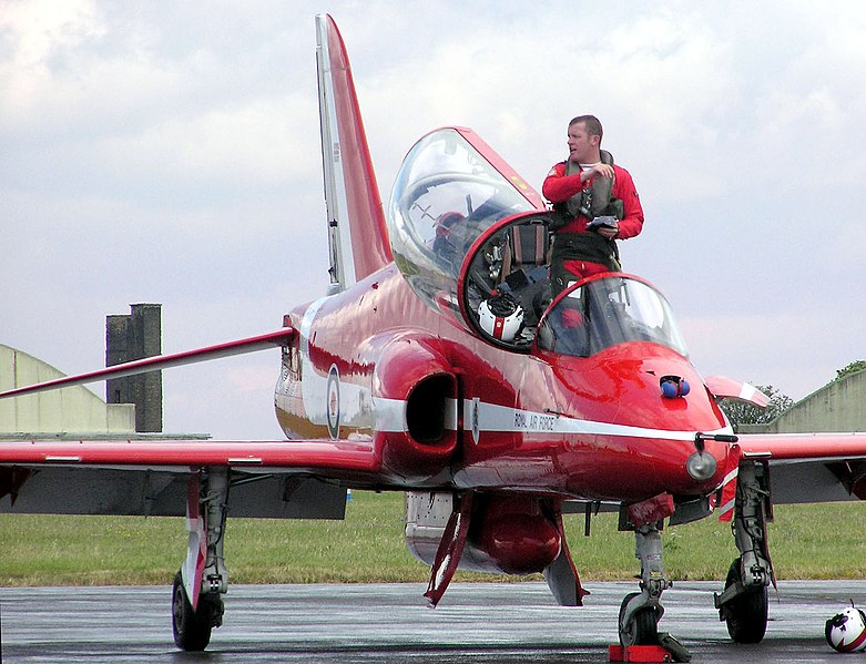 File:Red.arrows.pilot.arp.jpg