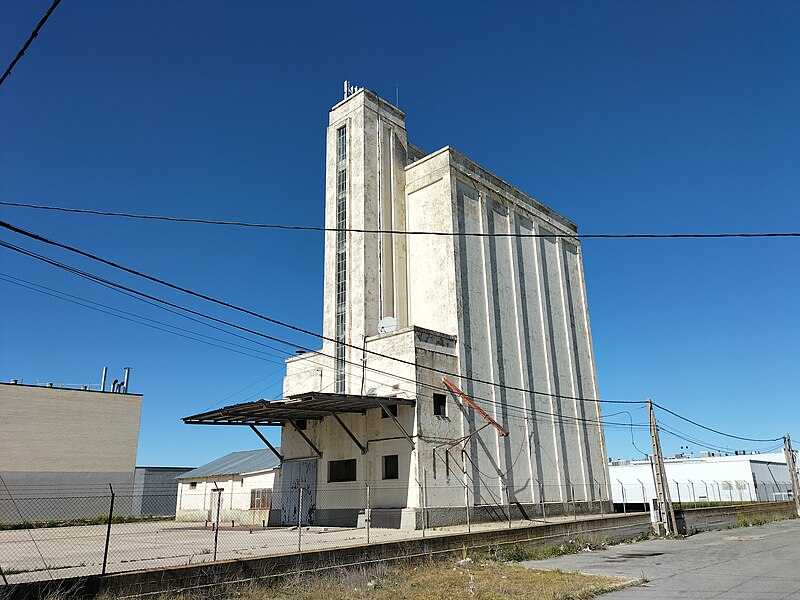 Archivo:Silo de Olmedo.jpg