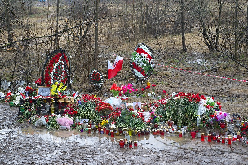 File:Tu-154-crash-in-smolensk-20100410-13.jpg