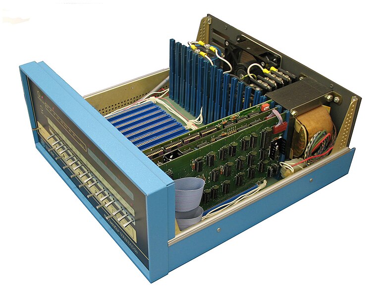 File:Altair 8800b Computer Front.jpg