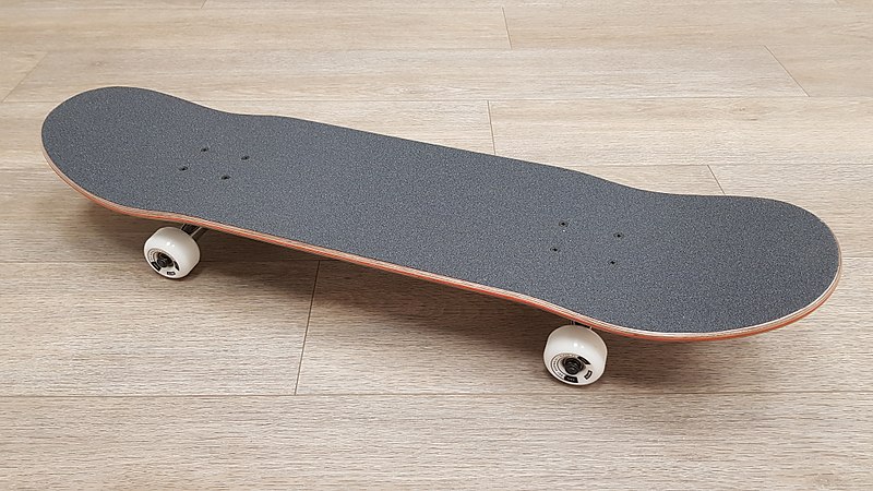 Archivo:Globe Skateboard.jpg