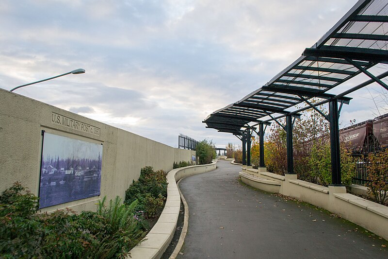 File:Land Bridge (Vancouver, Washington)-2.jpg