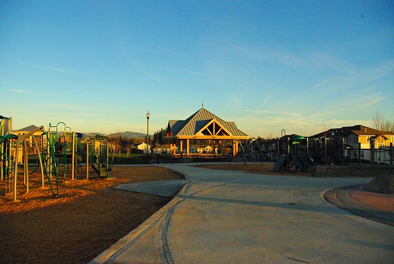 File:Magnolia Park shelter.JPG