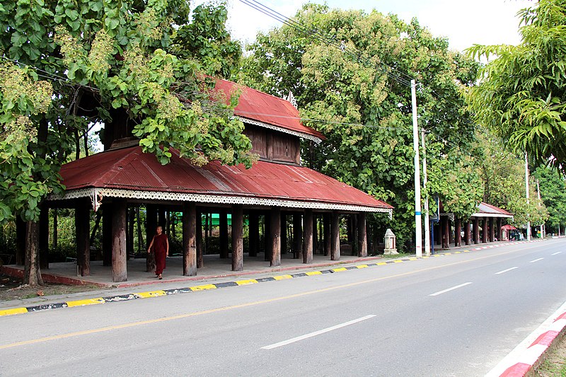 File:Thu-Da-Mar wayside public resthouse.jpg