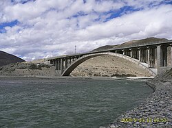 雅魯藏布江大橋