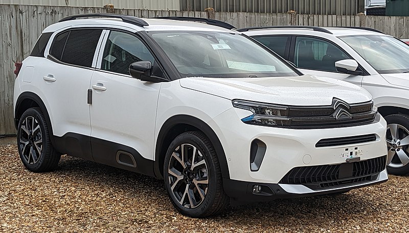 File:2022 Citroen C5 Aircross.jpg