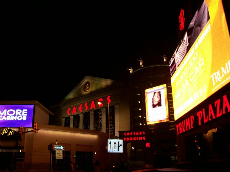 File:Caesars and Trump Plaza.JPG