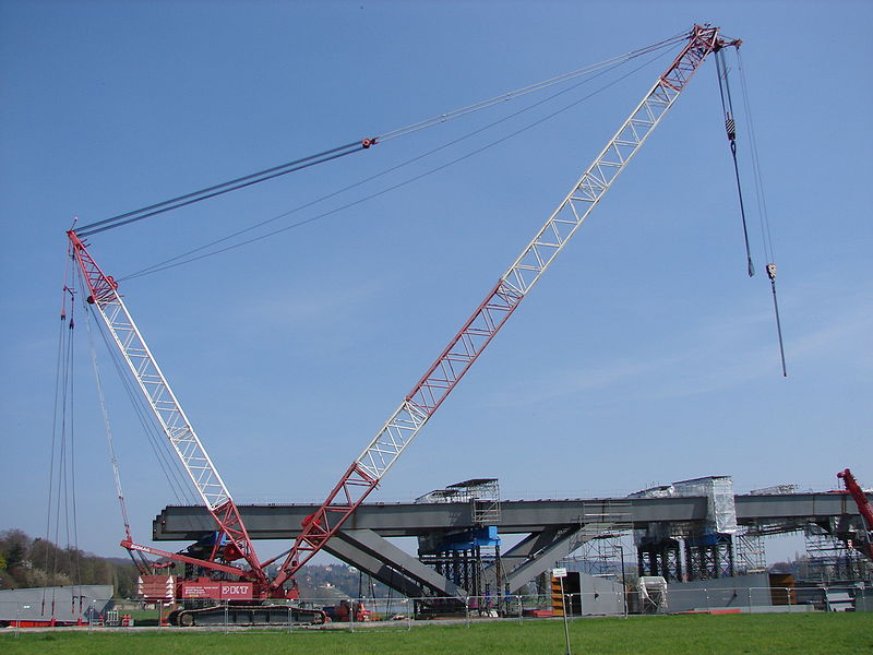 Файл:Crawler crane, dresden, side.JPG