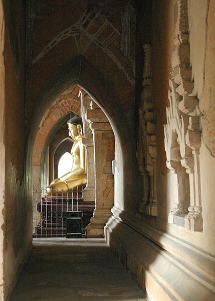 File:Htilominlo-Bagan-Myanmar-23-Buddha-gje.jpg