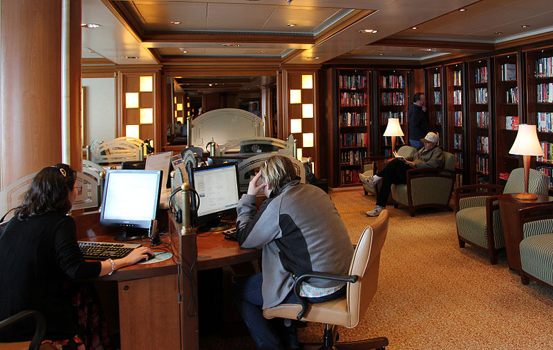 File:Internet cafe golden princess.jpg