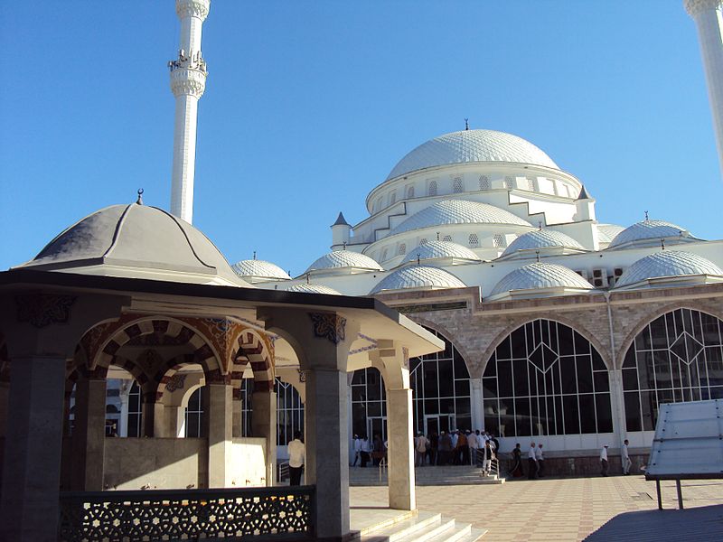 Файл:Makhachkala mosque 5.jpg