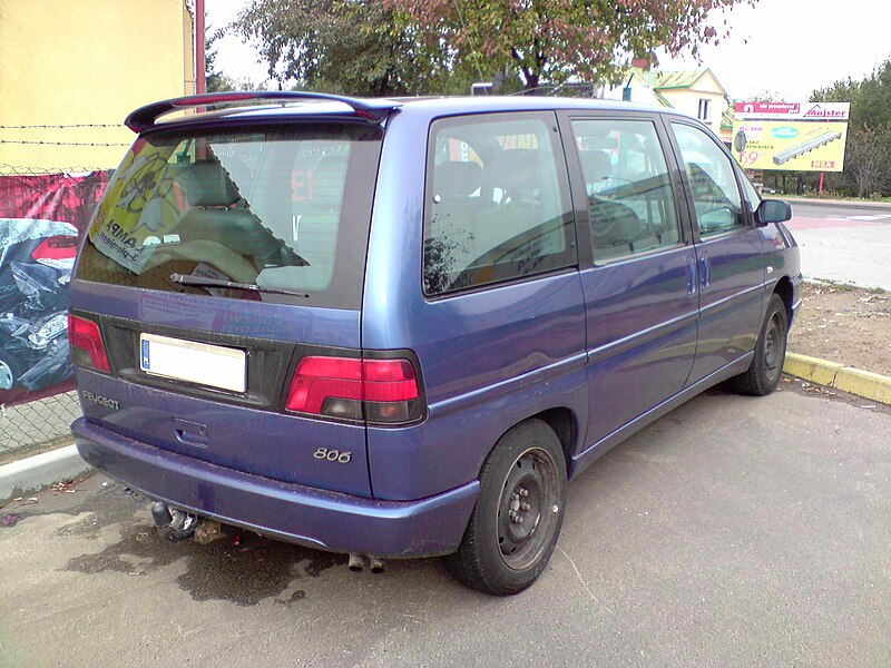 Archivo:Peugeot 806 rear.JPG