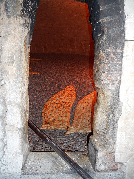 File:Sangak bakery in tehran.jpg