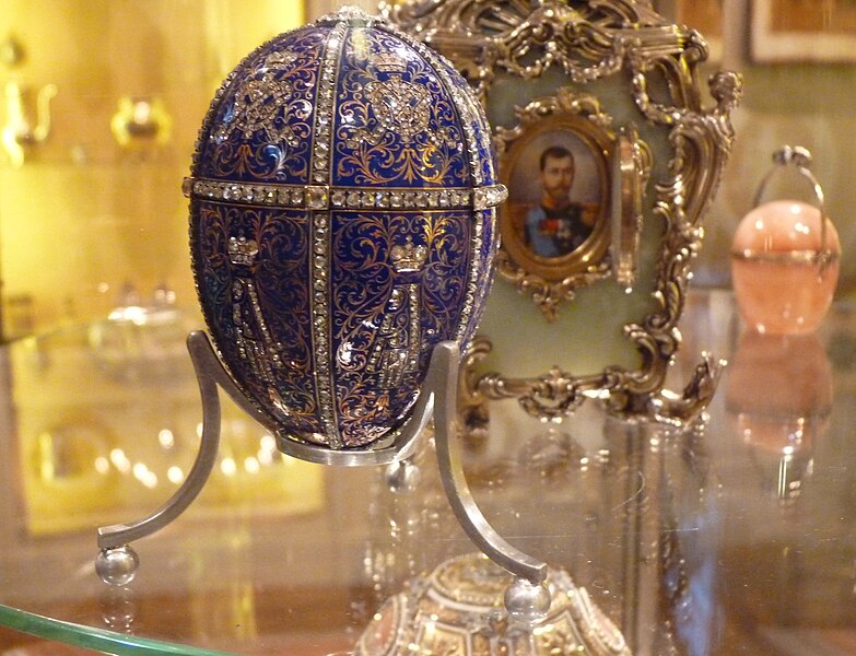 Файл:Twelve Monogram (Fabergé egg)-1.jpg