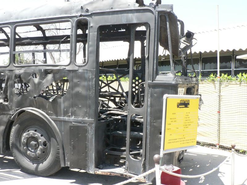 Archivo:1978-bus-attack02.jpg