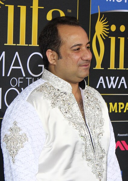 File:IIFA-2014-GreenCarpet2 (158) (cropped).jpg